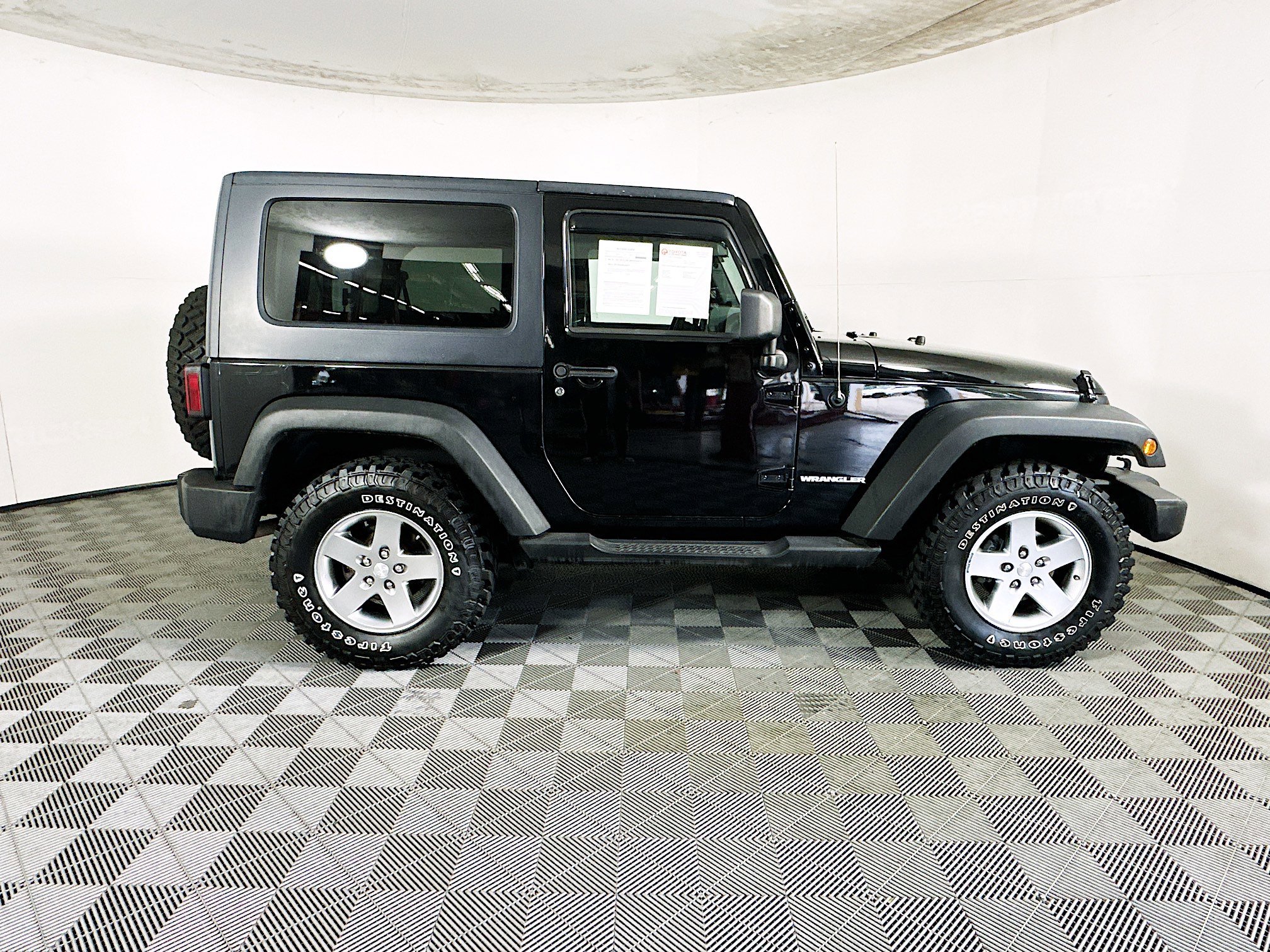 2010 Jeep Wrangler thumbnail 5