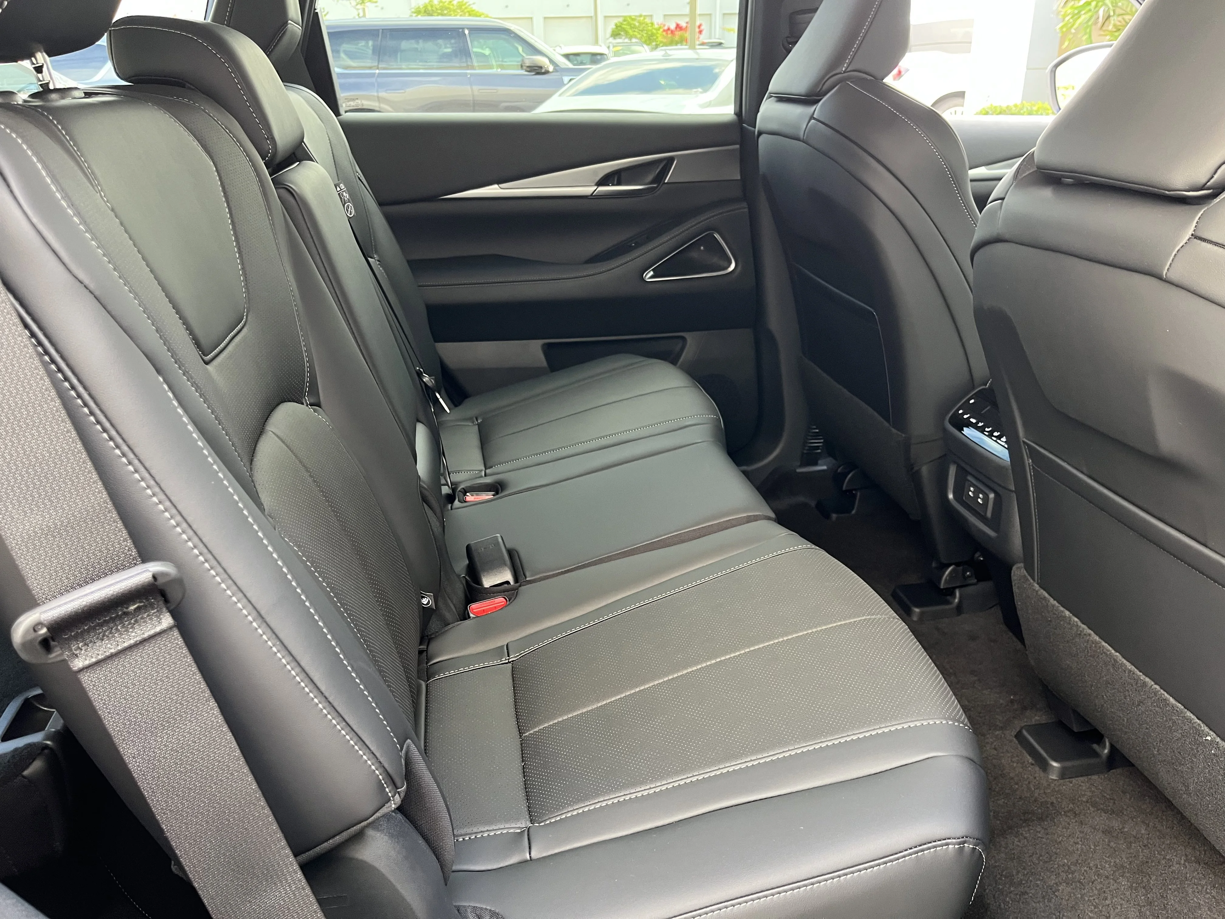 New 2027 Harbor Gray INFINITI LUXE image 21