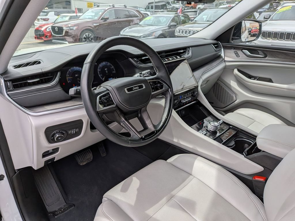 Used 2023 White Jeep Overland image 16