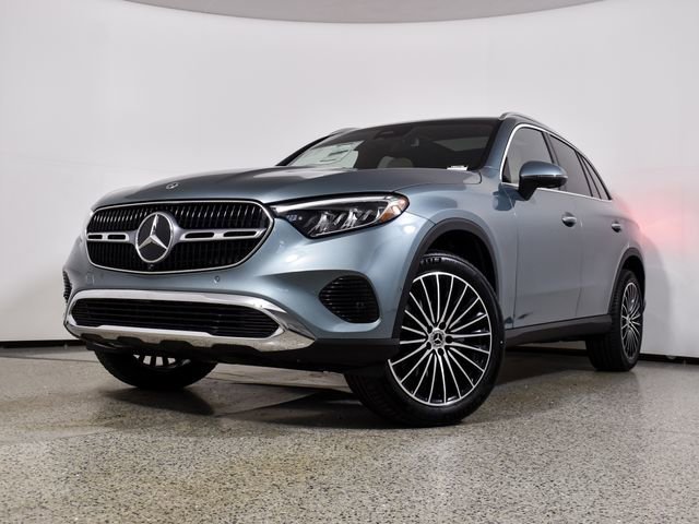 New 2026 Verde Silver Metallic Mercedes-Benz GLC 300 image 43