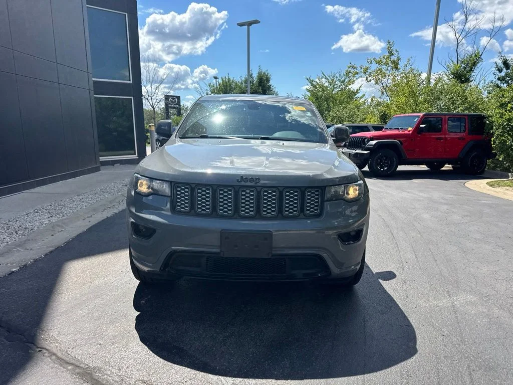 Used 2020 Gray Jeep Altitude image 2