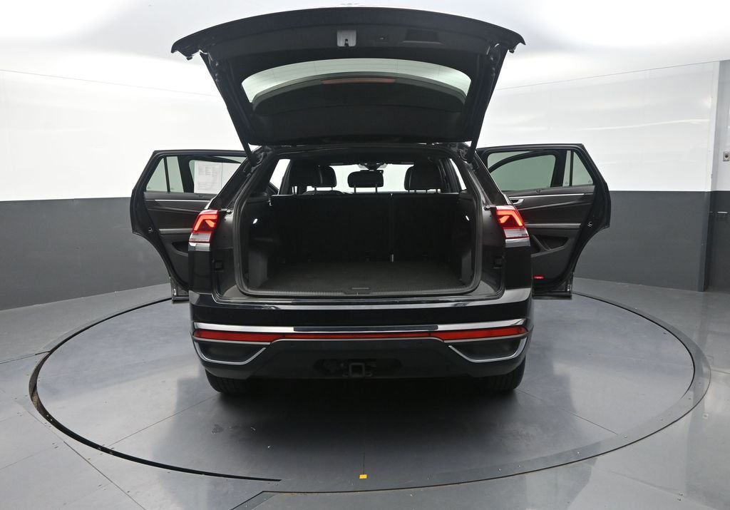 Used 2026  Volkswagen SE w/Technology image 37