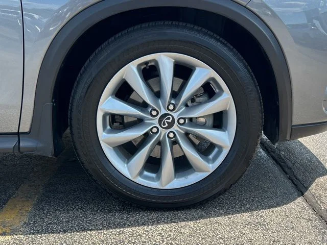 Used 2021 Gray INFINITI LUXE image 16