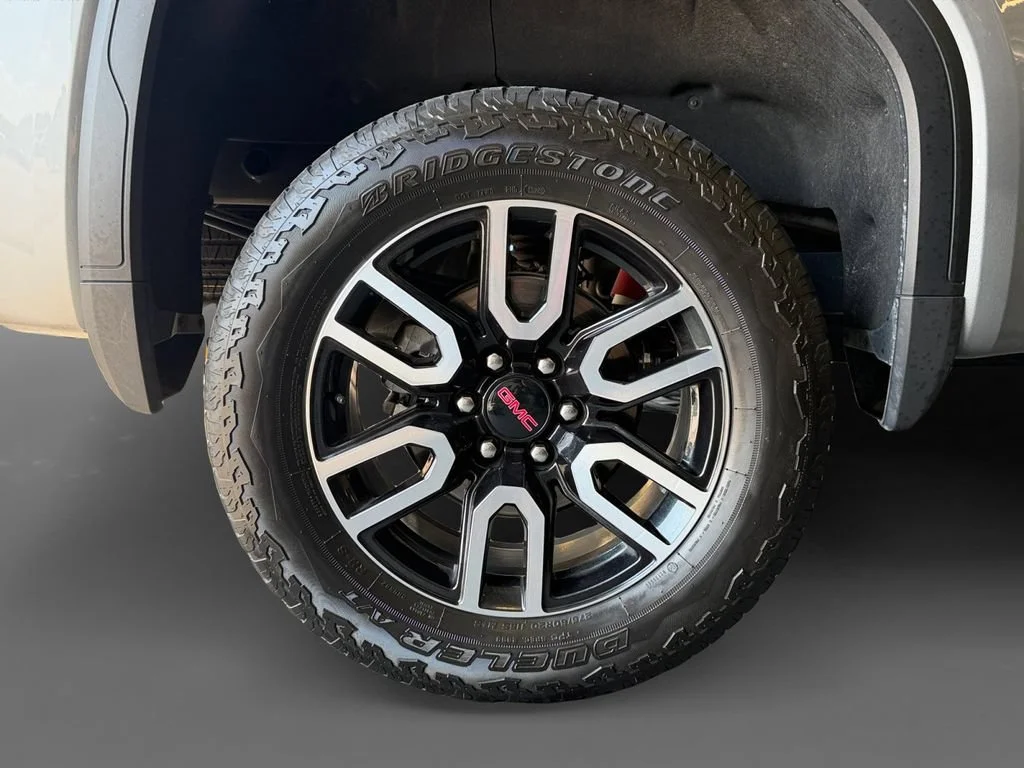 Used 2025 Sterling Metallic GMC AT4 image 10