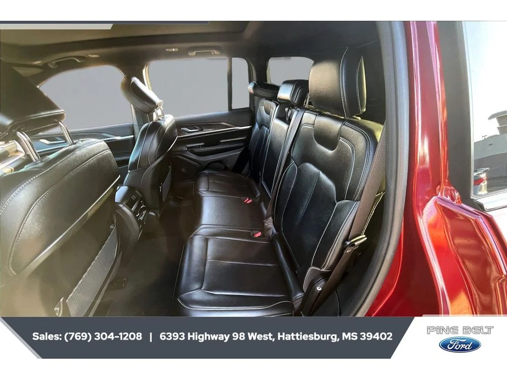 Used 2025 Velvet Red Pearlcoat Jeep Limited image 20