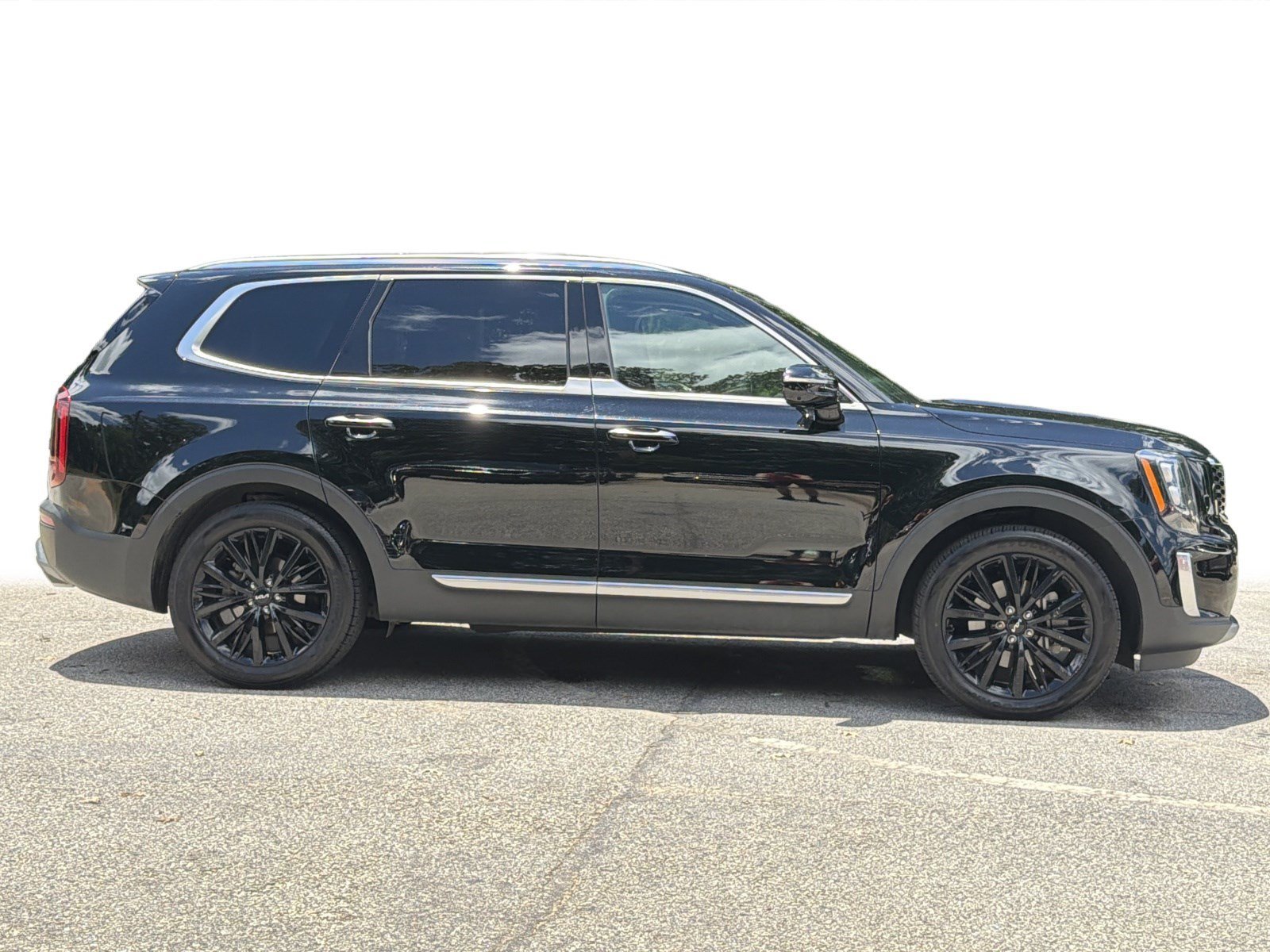 Used 2022 Ebony Black Kia SX image 32