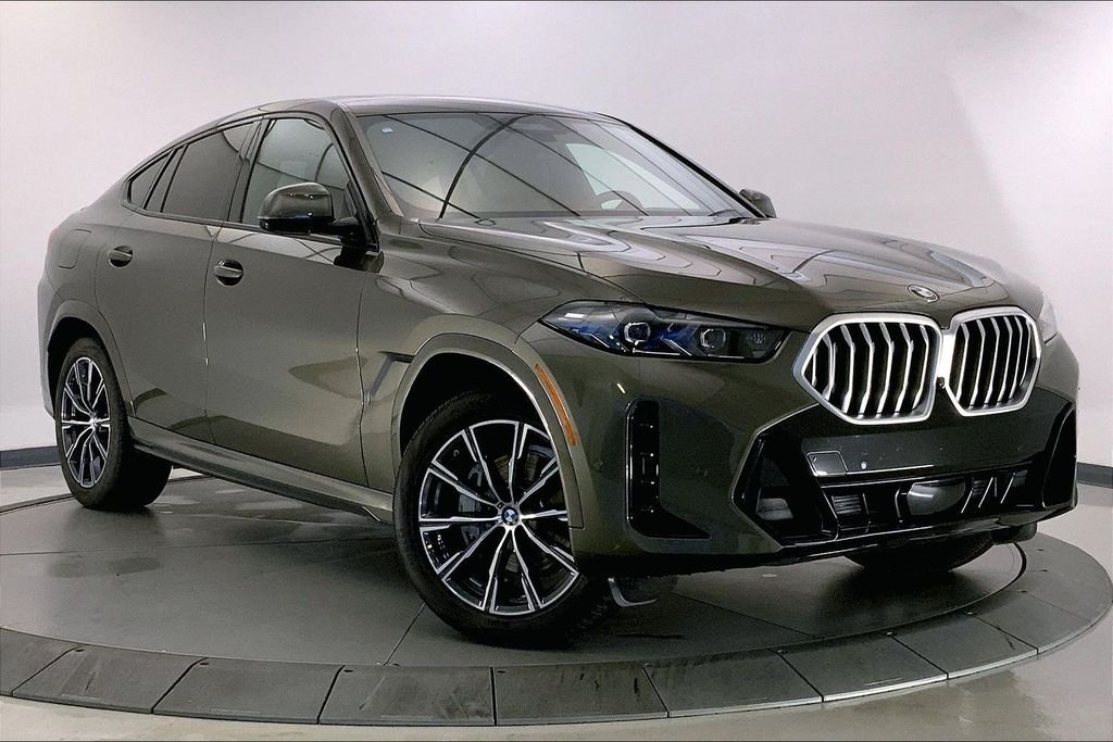 Used 2026 Manhattan Green Metallic BMW  image 33
