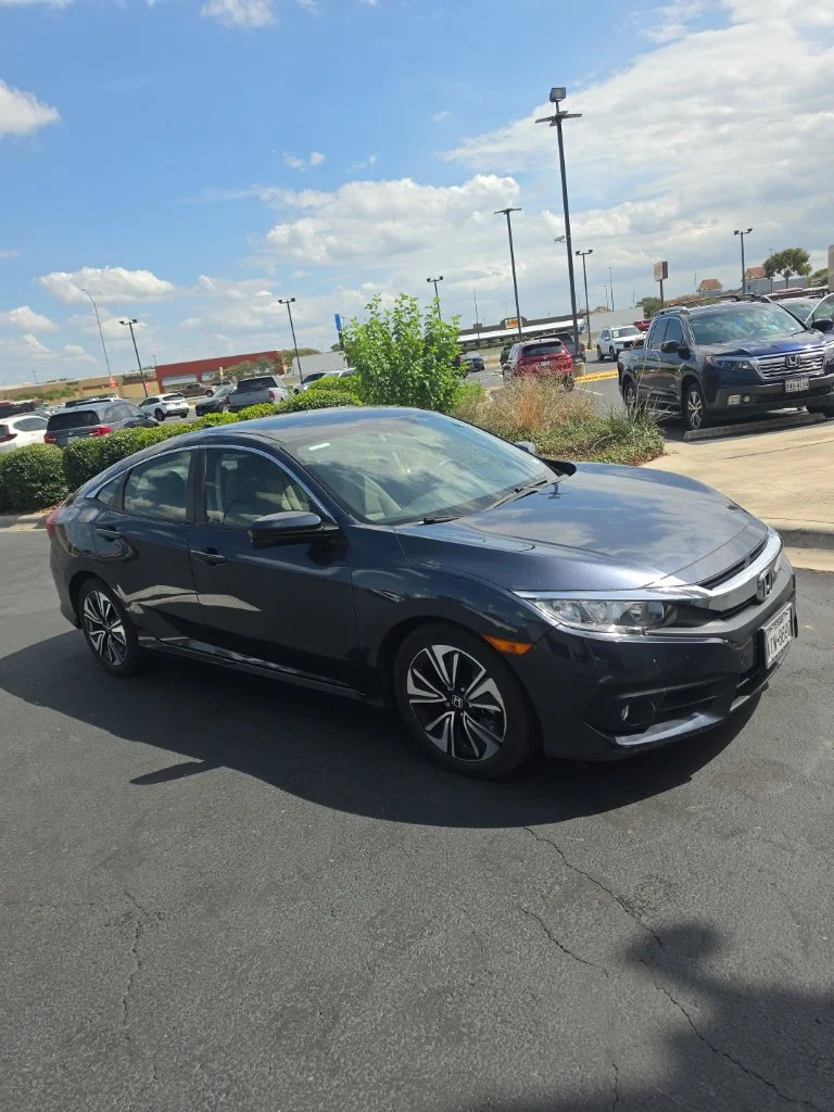 Used 2018 Cosmic Blue Metallic Honda EX-T image 2