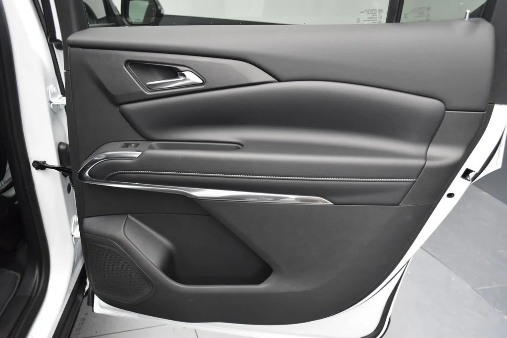 New 2026 Summit White Chevrolet LT image 31