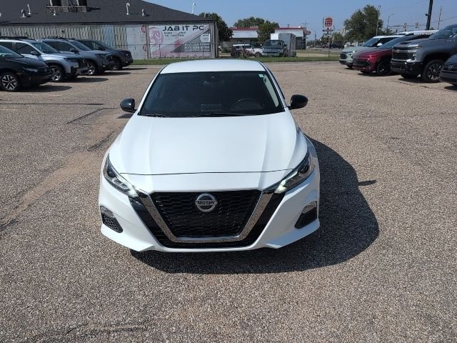 Used 2020 White Nissan 2.5 SR image 14