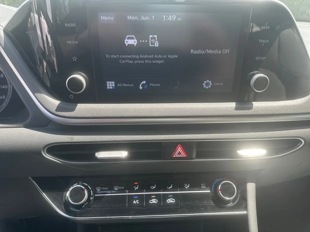 Used 2021 Gray Hyundai SE image 15