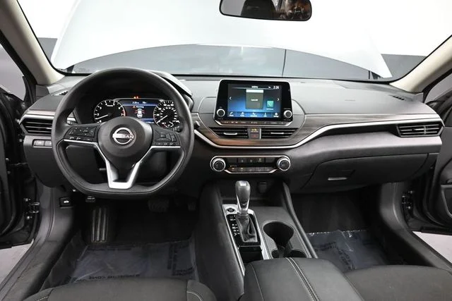 2025 Nissan Altima SV - Photo 16