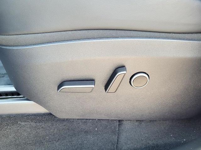 Used 2023  Tesla Long Range image 11