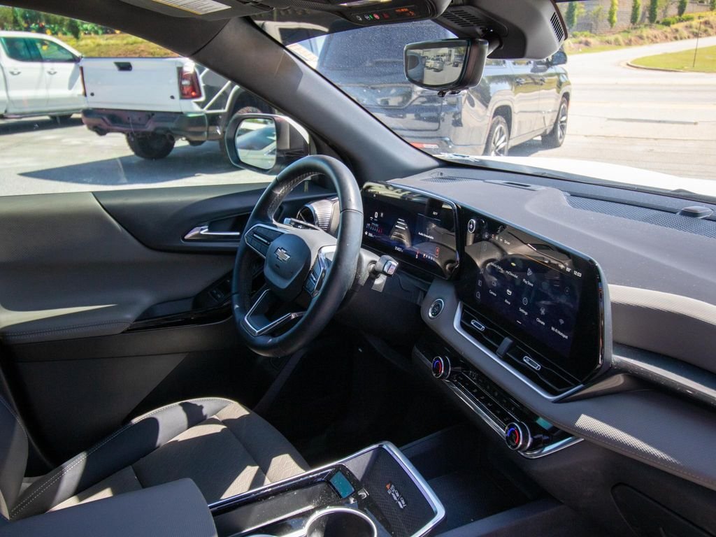 2025 Chevrolet Equinox LT - Photo 29