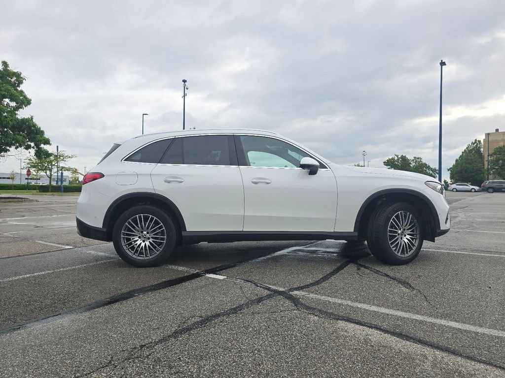 Certified Used 2026 Moonlight White Metallic Mercedes-Benz GLC 300 image 19