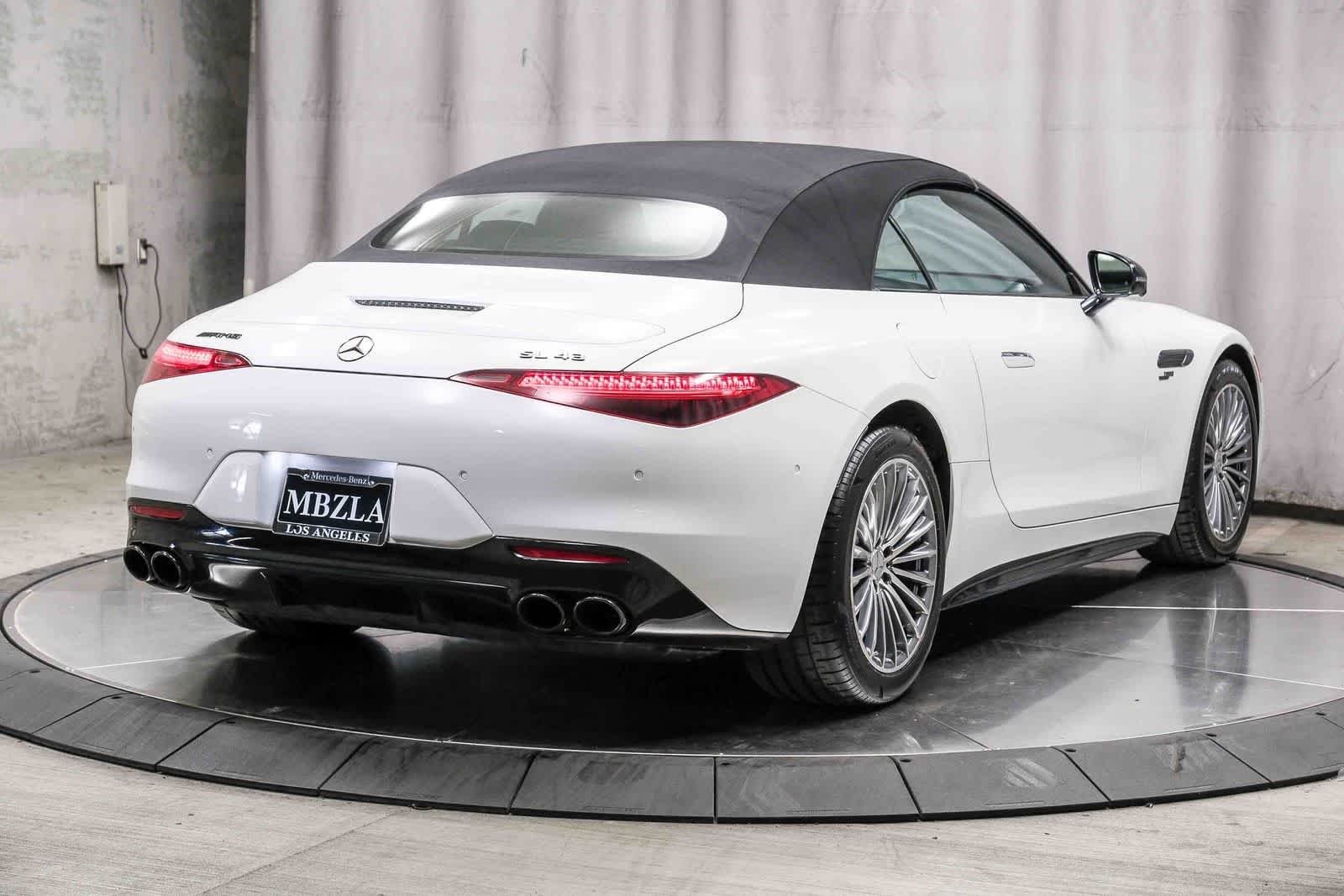 Certified Used 2023 MANUFAKTUR Moonlight White Metallic Mercedes-Benz AMG® SL 43 image 4