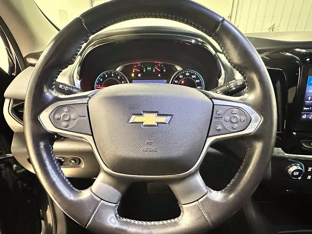 Used 2020 GRAPHITE METALLIC Chevrolet LT Leather image 37