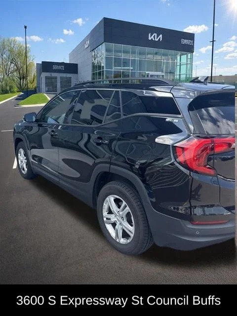 Used 2018 Black GMC SLE image 10