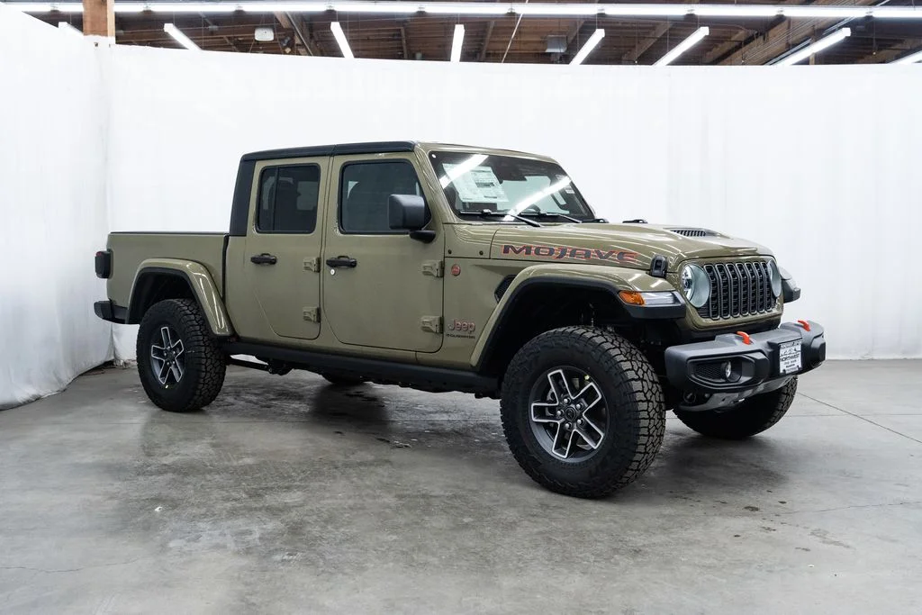 2026 Jeep Gladiator Mojave Auto's photo