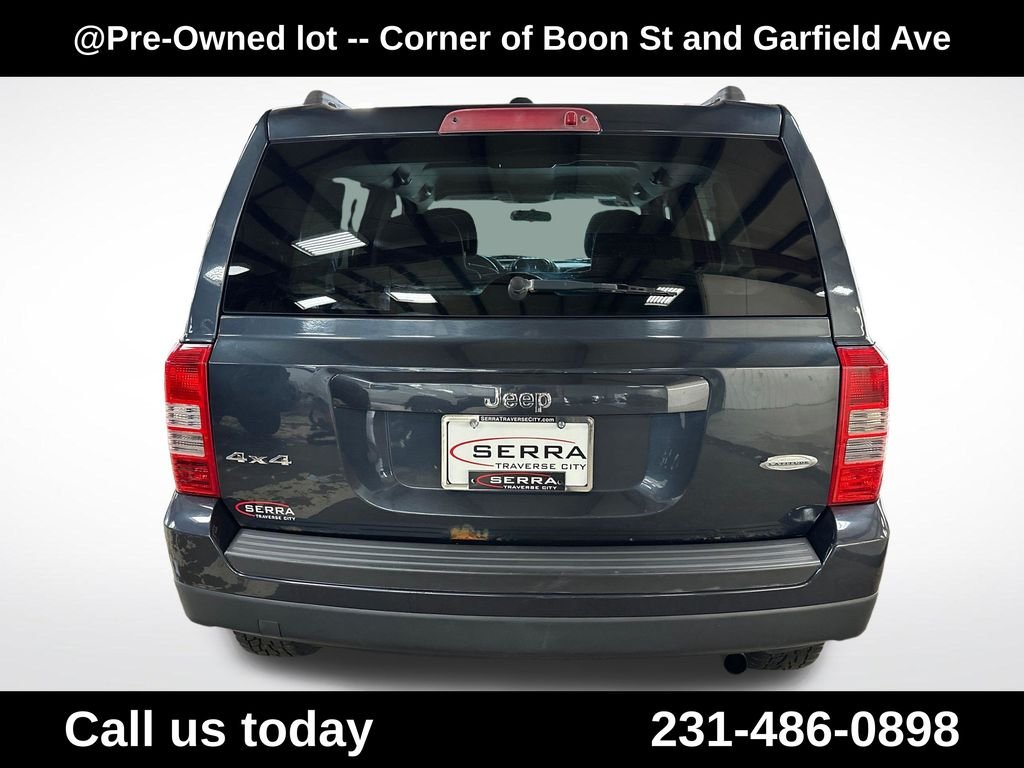 Used 2014 Gray Jeep Latitude image 4