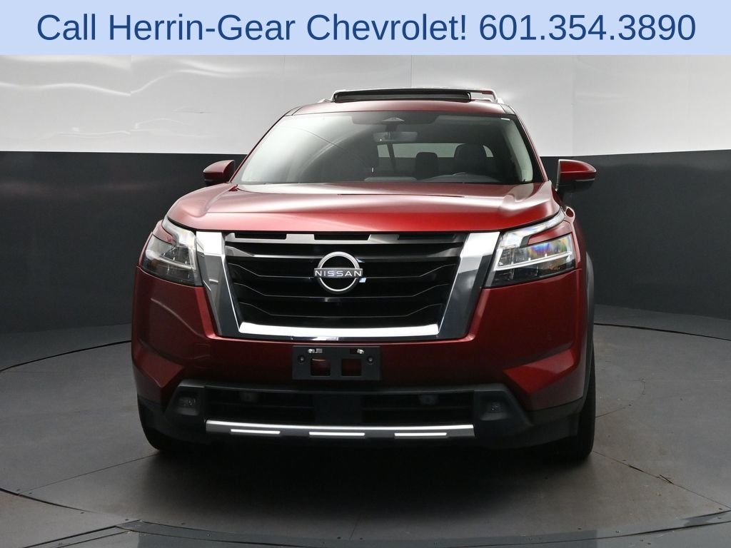 Used 2023 Red Nissan SL image 10