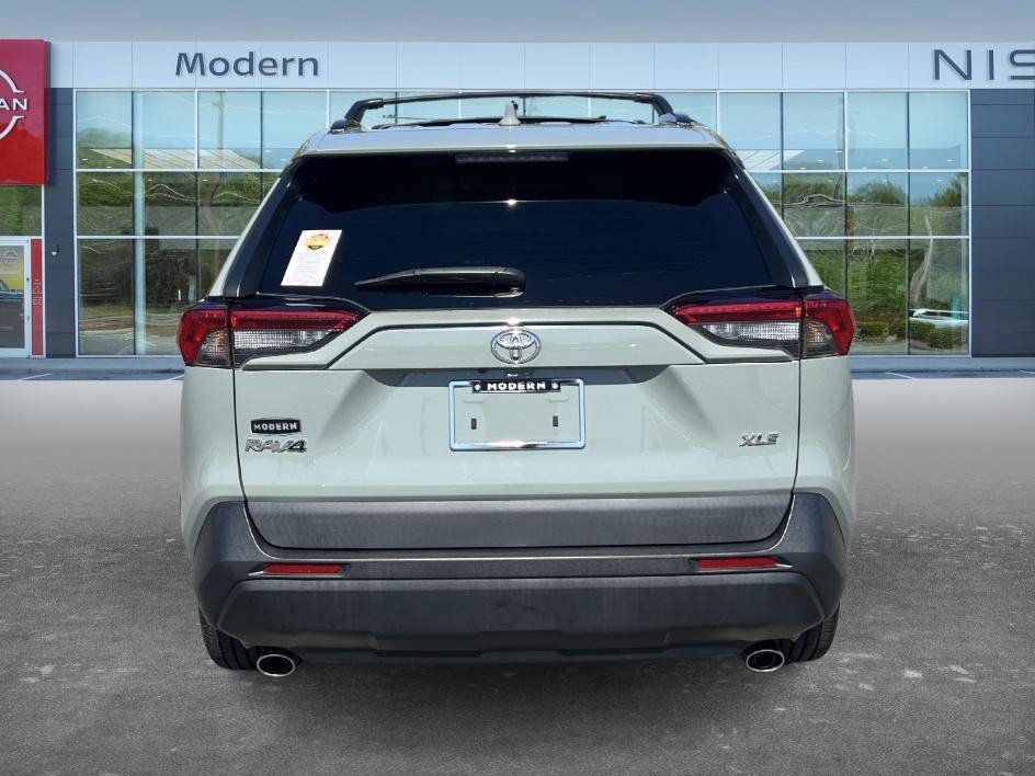Used 2021 Lunar Toyota XLE Premium image 6