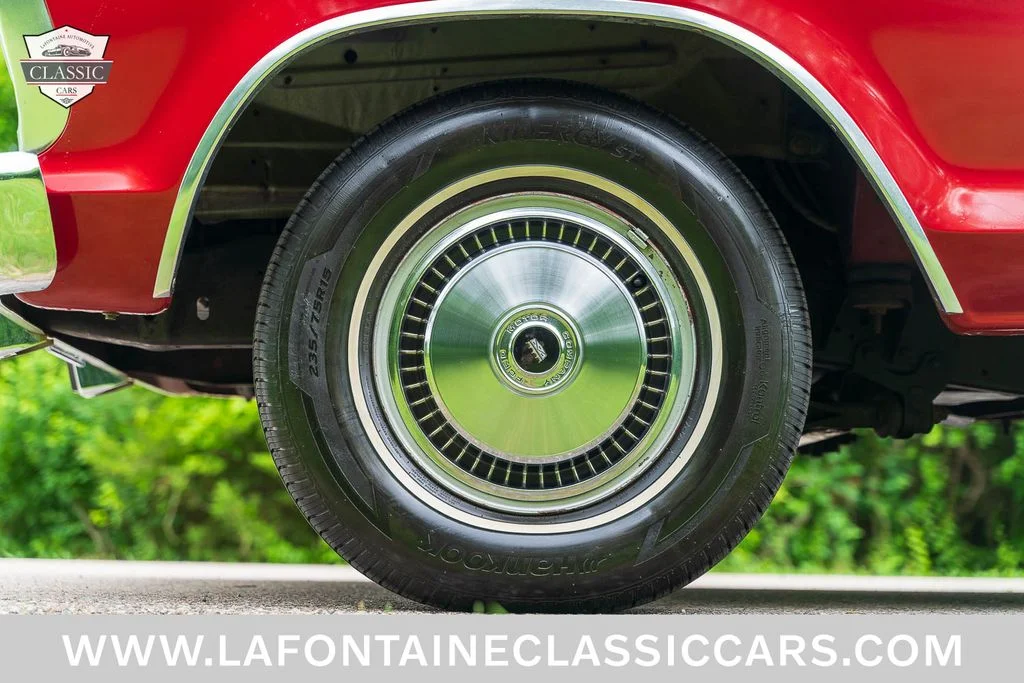 Used 1975 Red Ford  image 19