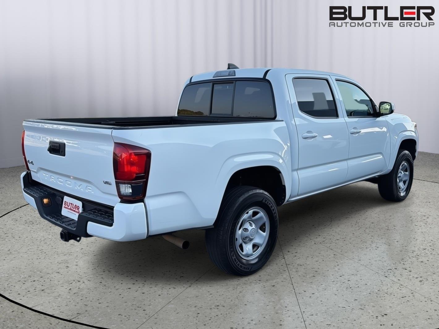 Used 2023 Ice Cap Toyota SR V6 image 6