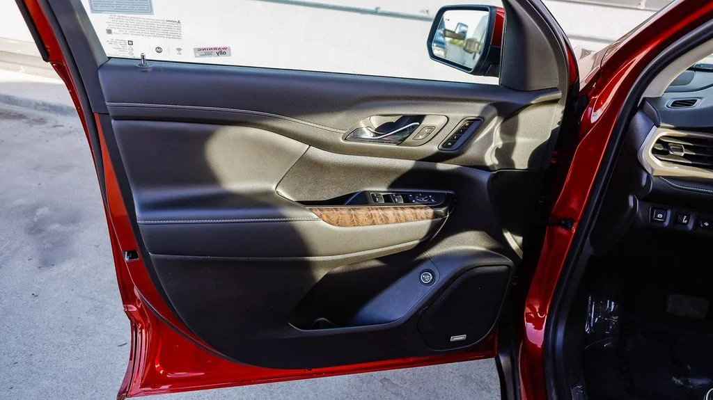 Used 2023 Red GMC Denali image 26