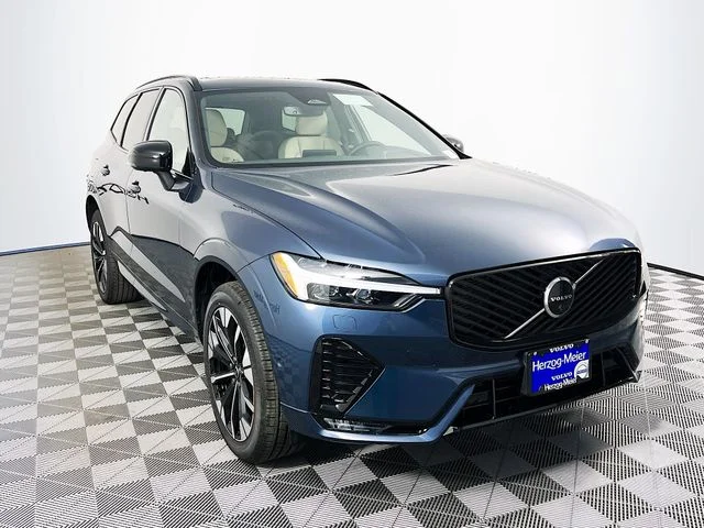 2026 Volvo XC60 B5 Plus Dark AWD's photo