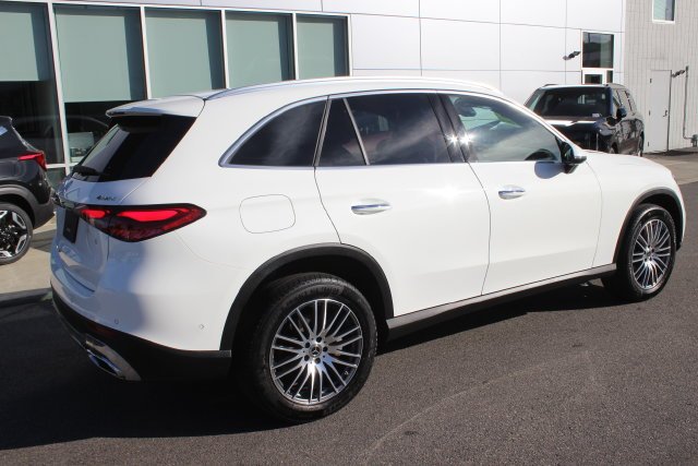 Used 2025 White Mercedes-Benz GLC 300 image 30