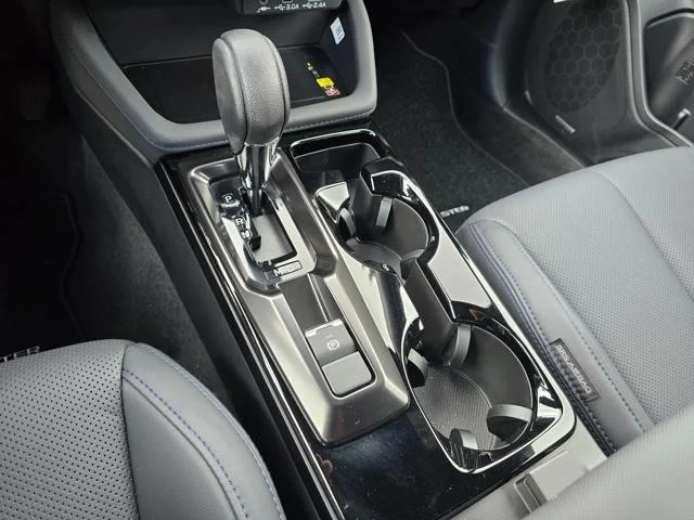 New 2026 CRYSTAL WHITE PEARL Subaru Limited image 46