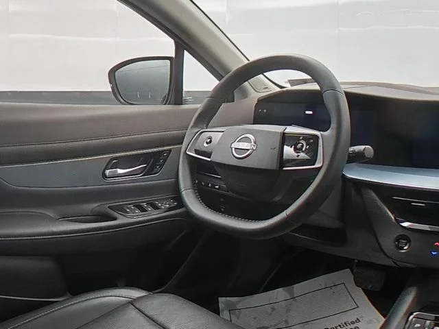 Used 2025 Silver Nissan Platinum image 35