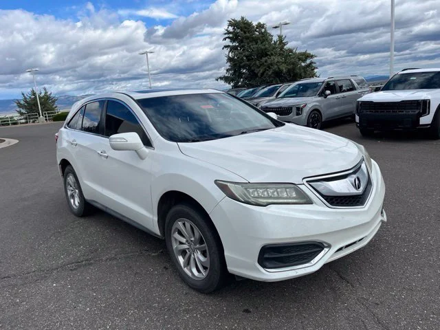Used 2017 Diamond White Pearl Acura Base image 4
