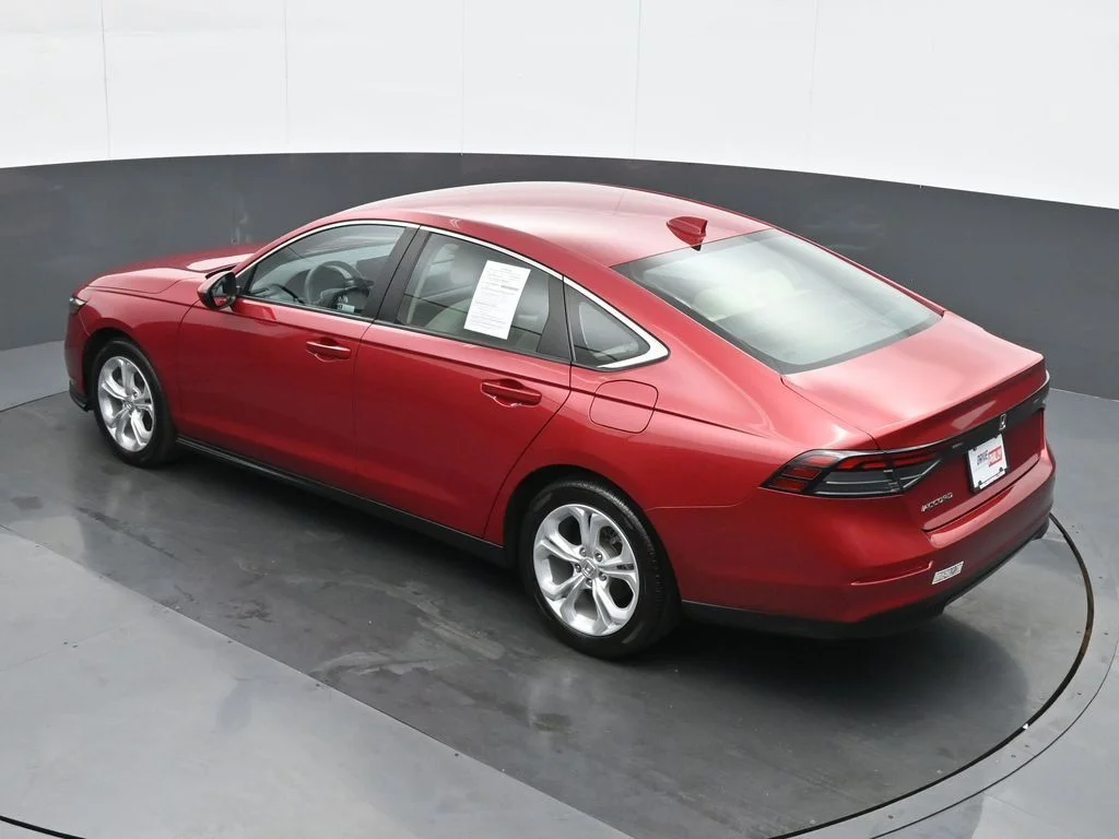 Used 2024  Honda LX image 19