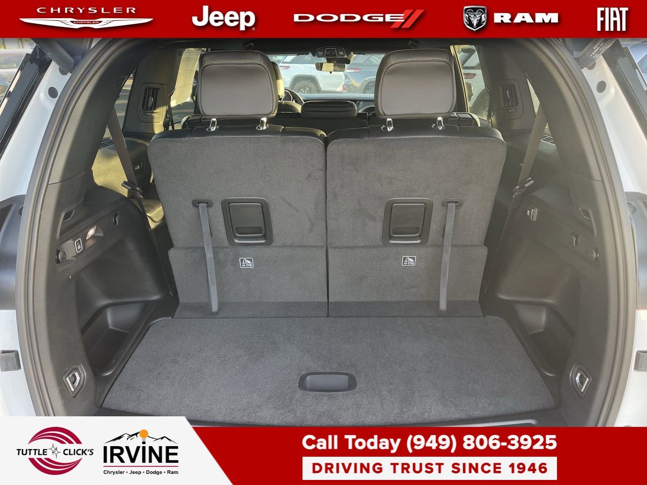 New 2026 Bright White Clear-Coat Exterior Paint Jeep Laredo Altitude image 27