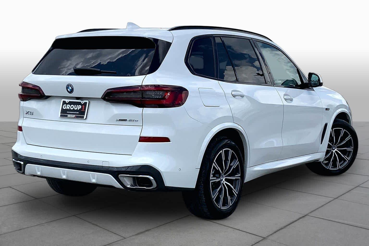 Used 2023 Alpine White BMW xDrive45e image 13