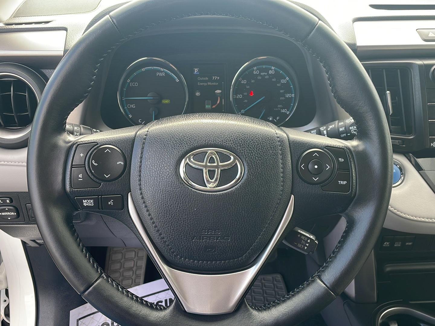 Used 2016 SUPER WHITE TOYOTA TRUCK  image 13