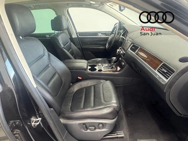Used 2015 Black Volkswagen V6 Lux image 23