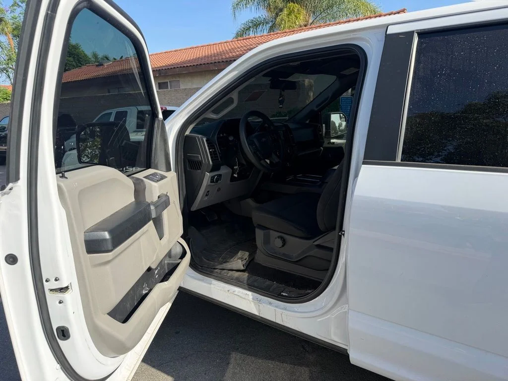 Used 2018 White Ford XL image 17