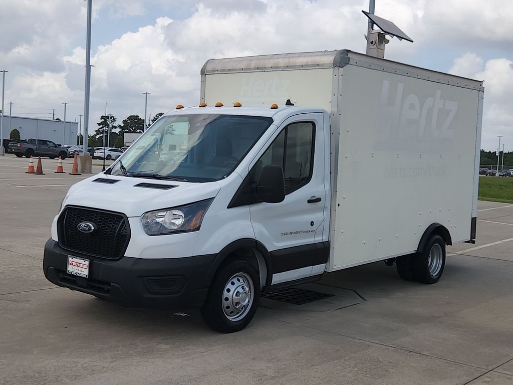 Used 2022 White Ford Box Truck image 3