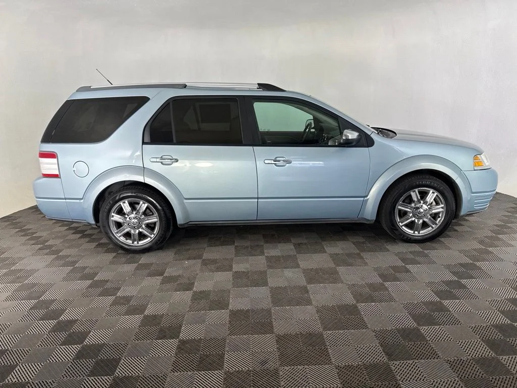 Used 2008  Ford Limited image 4