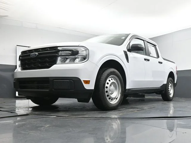 Used 2024 White Ford XL image 27