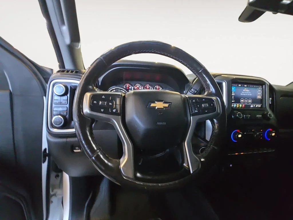 Used 2019 White Chevrolet LT image 13
