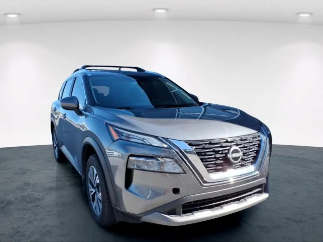 Used 2023 Gray Nissan SV image 6