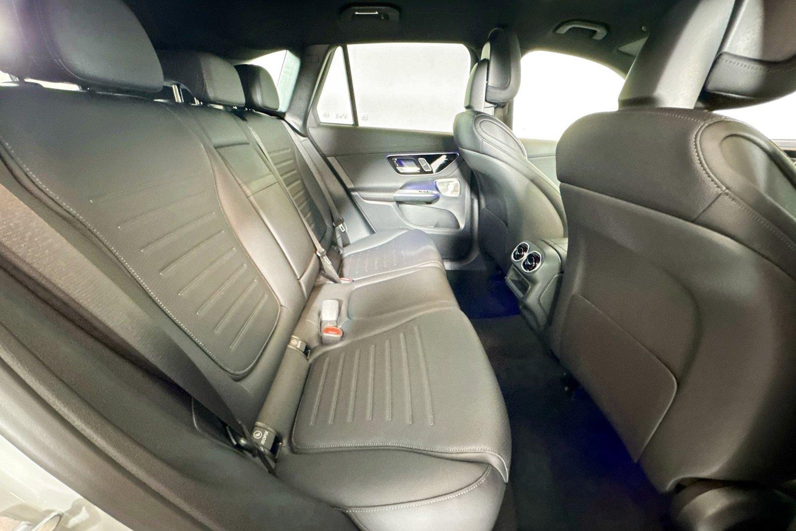 New 2026 Manufaktur Alpine Grey Mercedes-Benz GLC 300 image 24