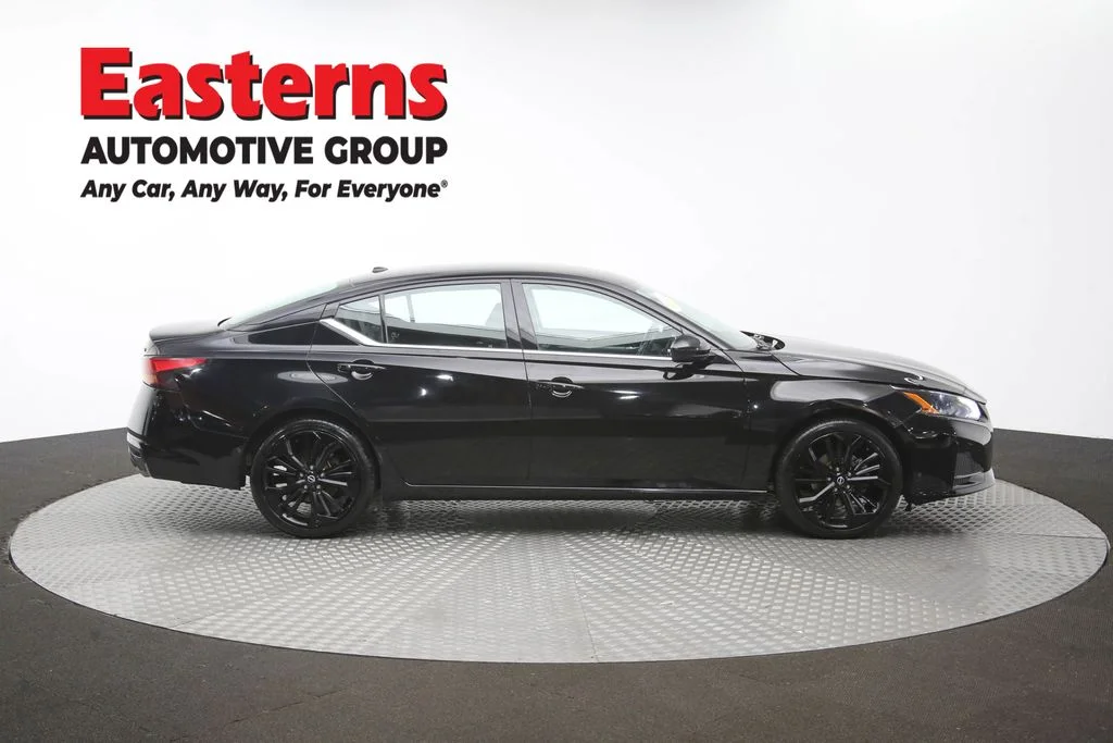 Used 2024 Black Nissan 2.5 SR image 46