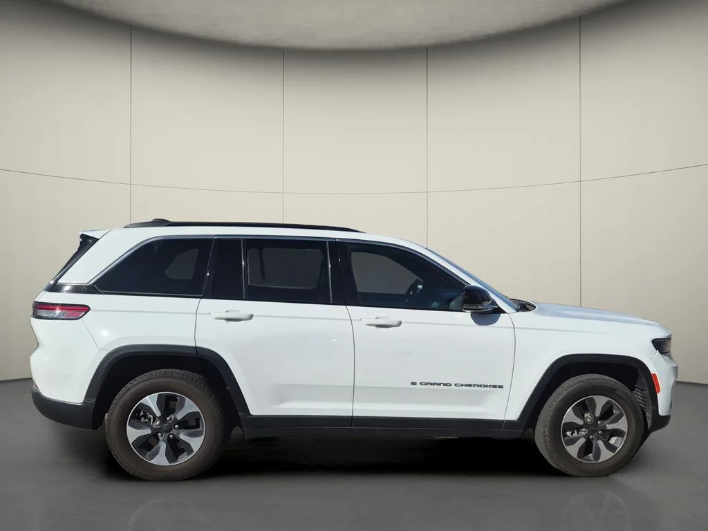 Used 2024 White Jeep 4xe image 8