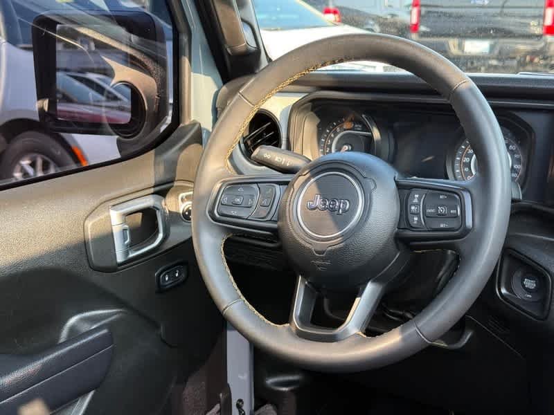 Used 2024 Anvil Clear Coat Jeep Sport S image 13
