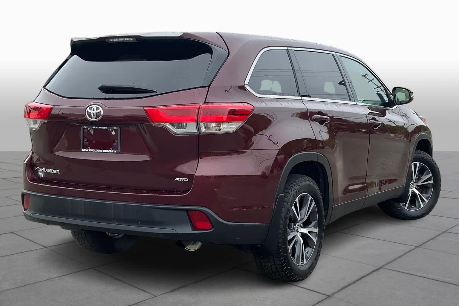 Used 2019 Ooh La La Rouge Mica Toyota LE image 11